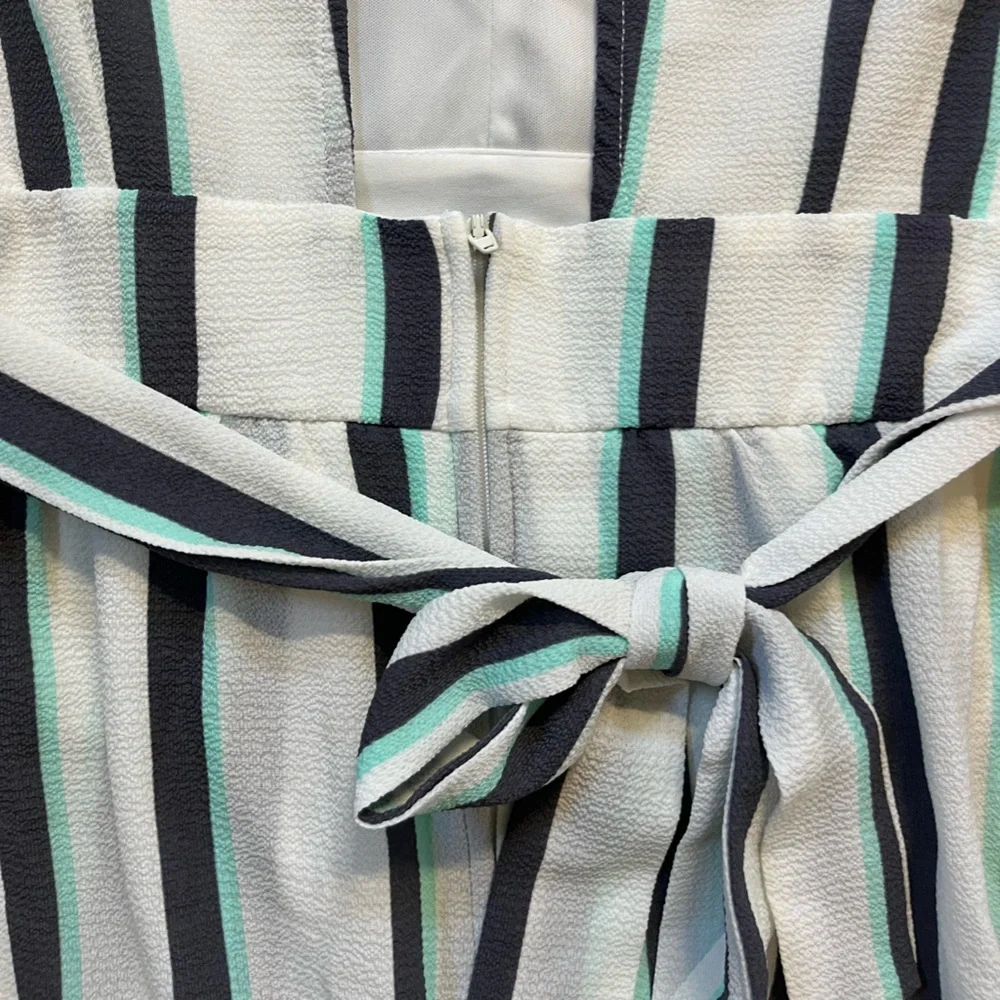 Crystal Skye Shorts Romper With Cape Women’s Size 13 NWT White and Blue Stripes - Picture 10 of 10